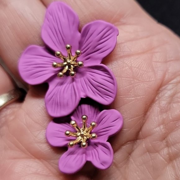 Hibiscus Tropical Double Flower Stud Earrings Lilac Gold Tone Center 2" Drop New - Picture 8 of 11